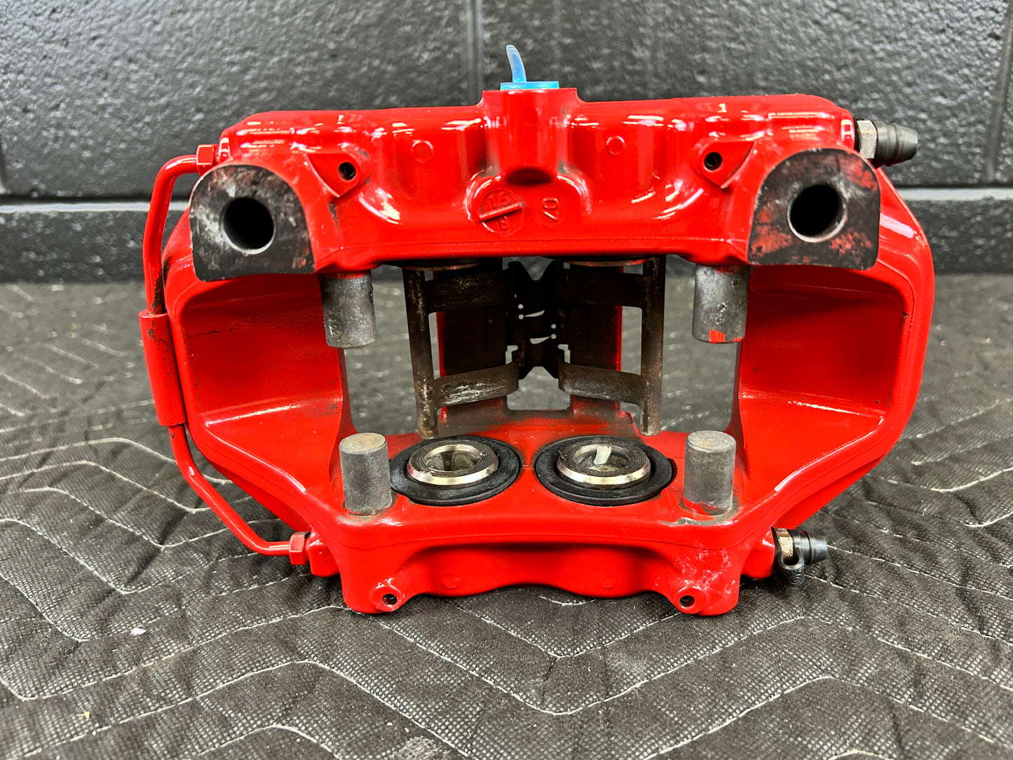 Porsche 996 Turbo REAR Caliper 4-Piston Brembo Set USED