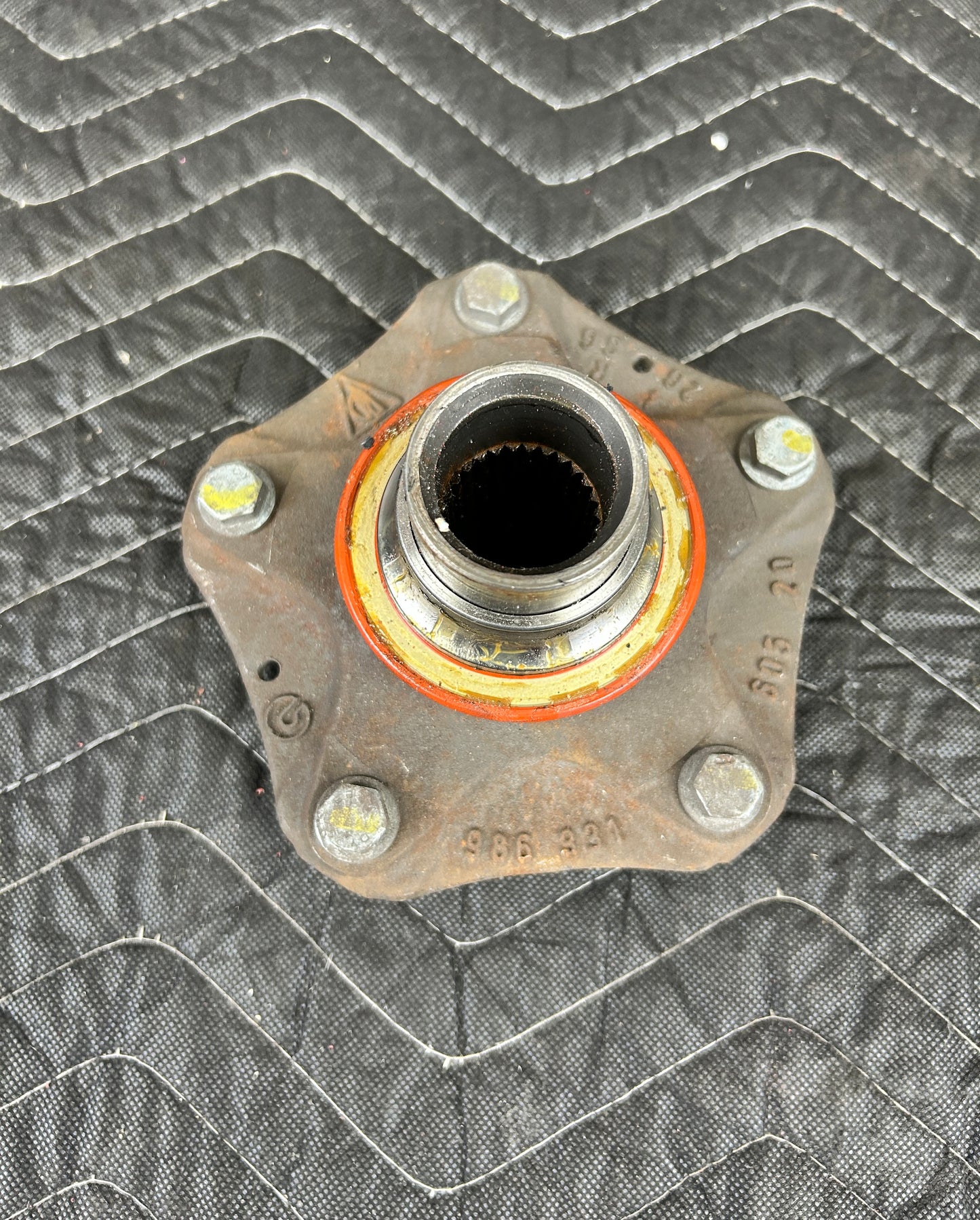 Porsche Center Lock Hub Front 996 997