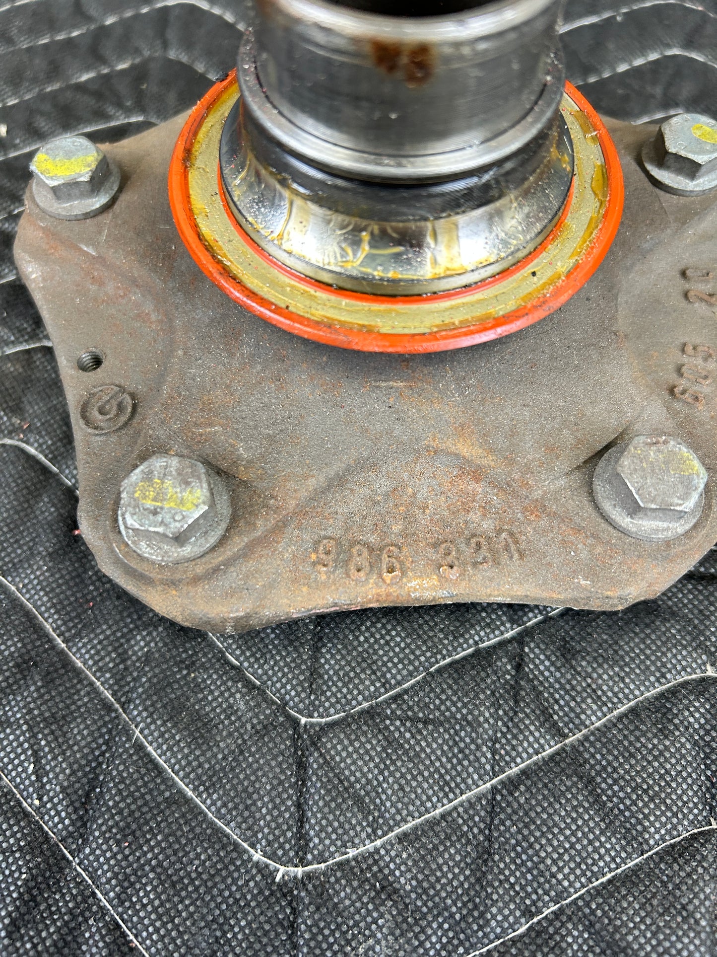 Porsche Center Lock Hub Front 996 997