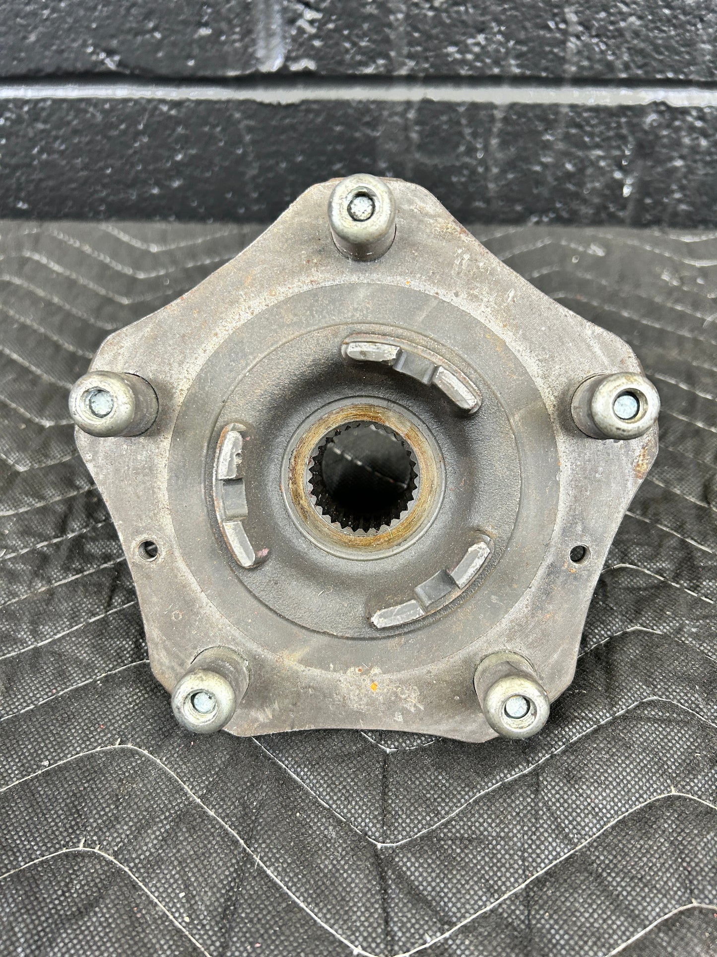 Porsche Center Lock Hub Front 996 997