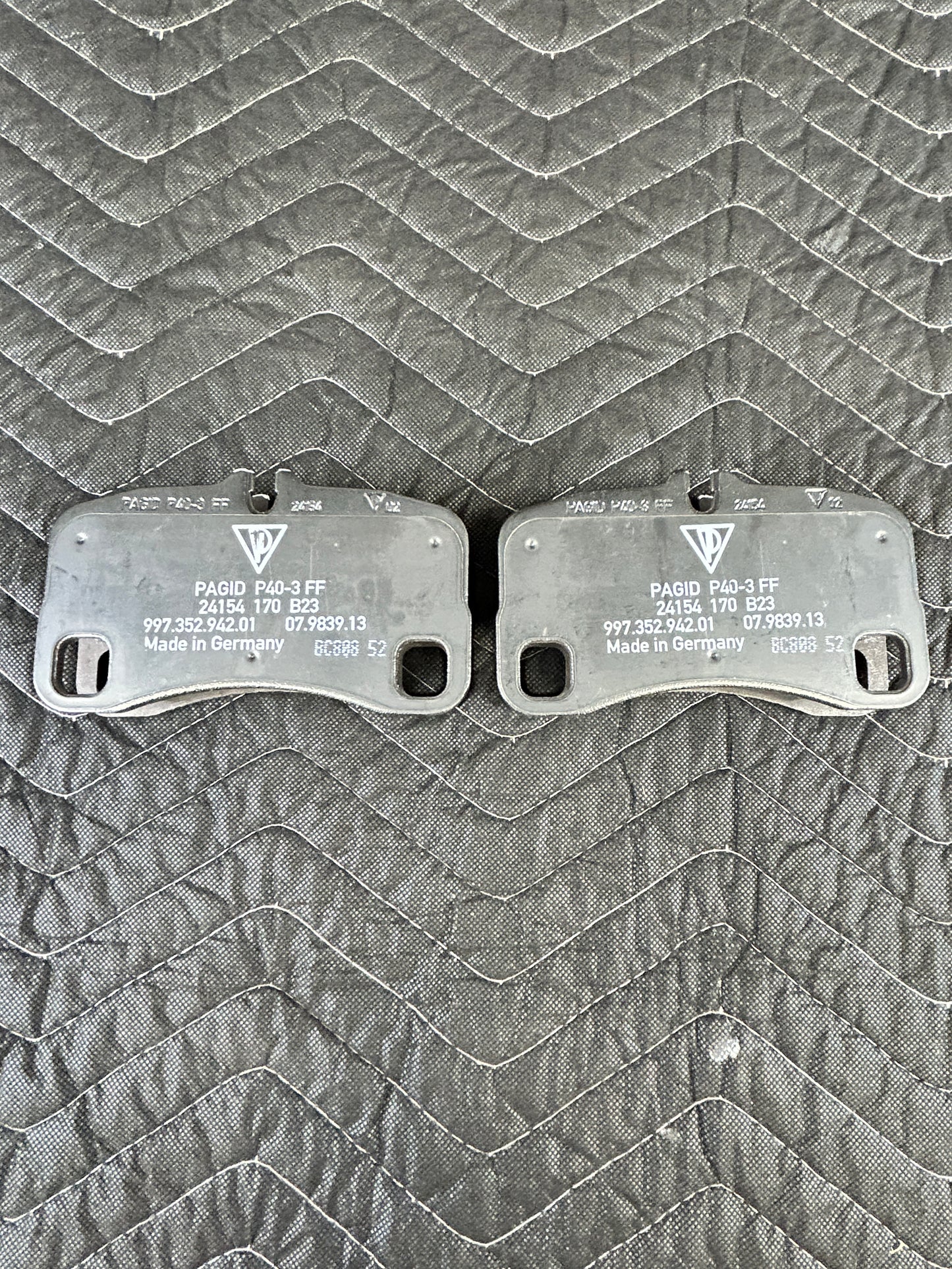 Porsche 911 997.2 GT3 Pagid P-40 -3FF Rear Brake Pads 997 352 942 01 *NO BOX*