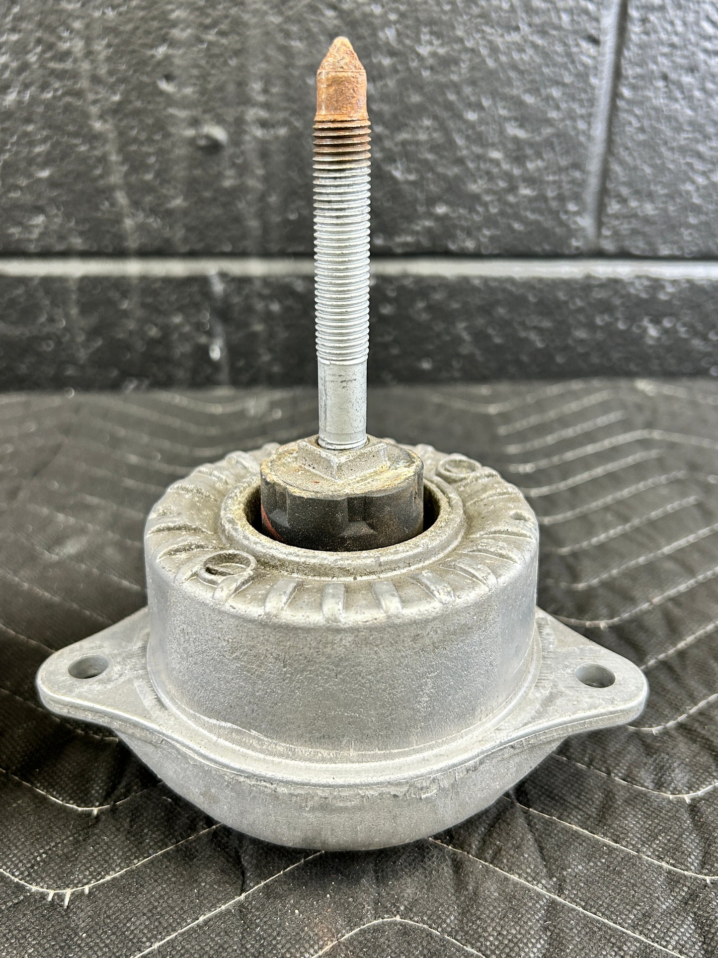 Porsche OE Engine Mounts SET 993 375 049 07