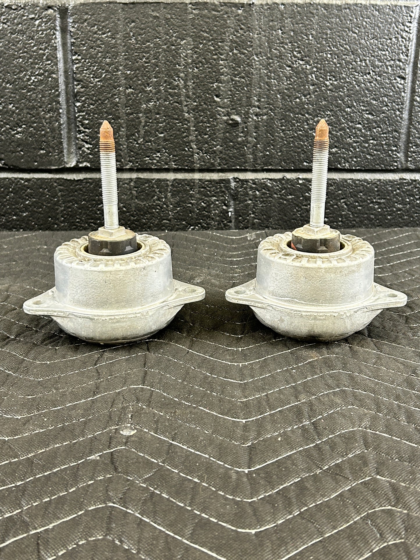 Porsche OE Engine Mounts SET 993 375 049 07