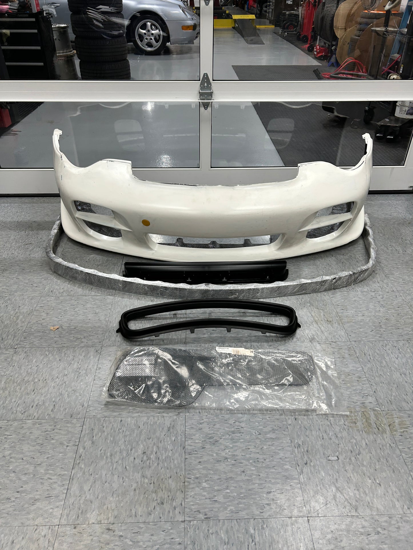 996 WERK's GT2 CARBON FIBER Front Brumper USED
